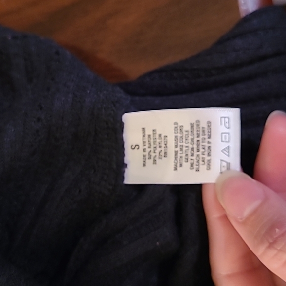 𝅺AEROPOSTLE black long sleeve  crop top. VERY CUTE! Size S. EXCELLENT CONDITION! - Picture 5 of 5